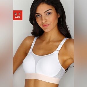 NWOT Triumph wireless sports bra - Triaction Extreme Lite N EX collection